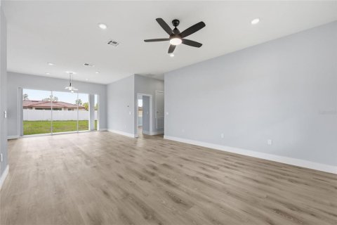 House in Ocala, Florida 4 bedrooms, 167.41 sq.m. № 2143044 - photo 5