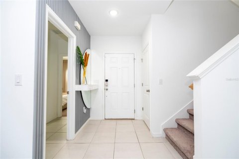 House in Davenport, Florida 5 bedrooms, 251.49 sq.m. № 2091693 - photo 5