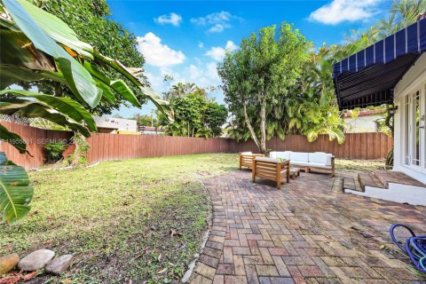 Casa en venta en Miami, Florida, 3 dormitorios, 143.16 m2 № 2011574 - foto 24