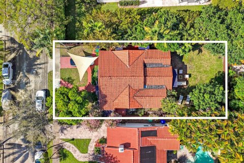 Casa en venta en Miami, Florida, 3 dormitorios, 143.16 m2 № 2011574 - foto 3