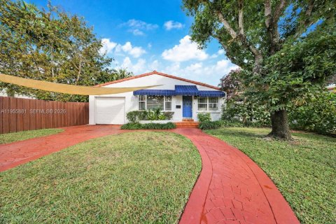 Casa en venta en Miami, Florida, 3 dormitorios, 143.16 m2 № 2011574 - foto 2