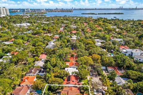 Casa en venta en Miami, Florida, 3 dormitorios, 143.16 m2 № 2011574 - foto 20