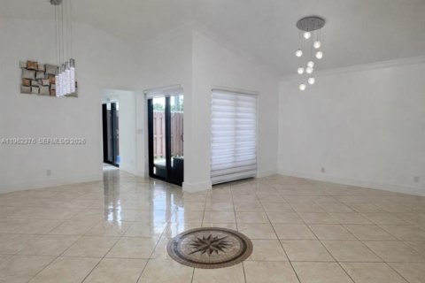 Townhouse in Hialeah, Florida 3 bedrooms, 103.59 sq.m. № 2090911 - photo 6