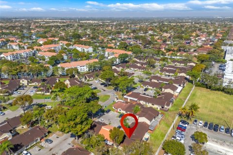 Townhouse in Hialeah, Florida 3 bedrooms, 103.59 sq.m. № 2090911 - photo 15