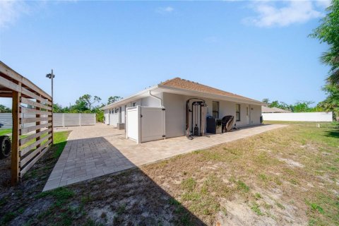House in North Port, Florida 3 bedrooms, 258.64 sq.m. № 1749675 - photo 14