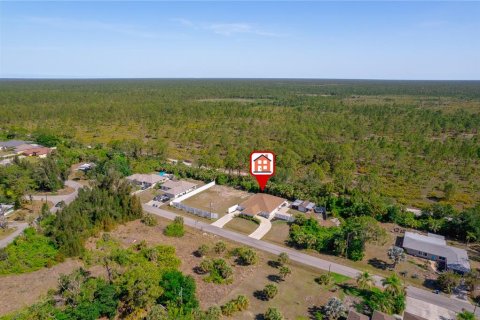 House in North Port, Florida 3 bedrooms, 258.64 sq.m. № 1749675 - photo 3