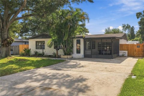 Villa ou maison à Pinellas Park, Floride 4 chambres, 139.35 m2 № 2361554