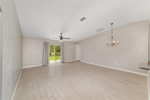 House in Ocala, Florida 3 bedrooms, 130.99 sq.m. № 1787882 - photo 15