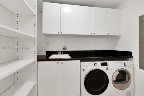 Copropriété à vendre à Sunny Isles Beach, Floride: 3 chambres, 205.69 m2 № 1959971 - photo 19