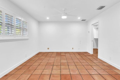 House in Boca Raton, Florida 3 bedrooms, 334.54 sq.m. № 2288597 - photo 15