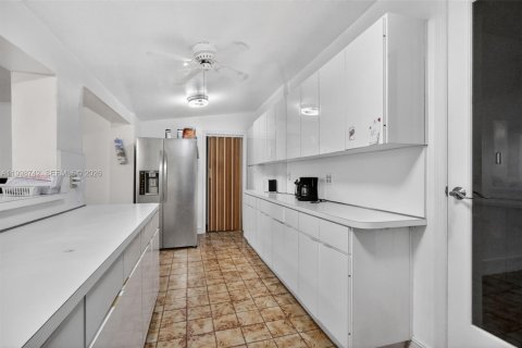 Купить виллу или дом в Хайалиа, Флорида 5 спален, 211.82м2, № 2060931 - фото 20