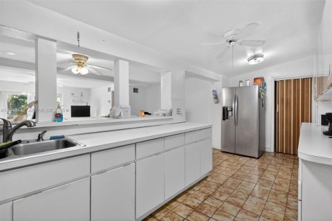 Купить виллу или дом в Хайалиа, Флорида 5 спален, 211.82м2, № 2060931 - фото 21