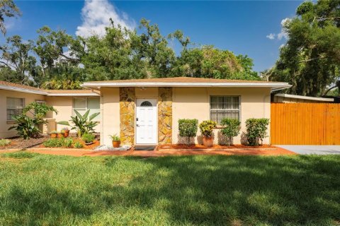 Villa ou maison à vendre à Tampa, Floride: 4 chambres, 193.79 m2 № 2236415 - photo 10