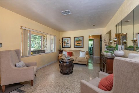 Villa ou maison à vendre à Tampa, Floride: 4 chambres, 193.79 m2 № 2236415 - photo 18