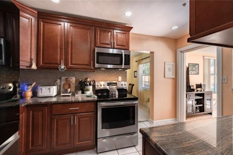 Villa ou maison à vendre à Tampa, Floride: 4 chambres, 193.79 m2 № 2236415 - photo 23