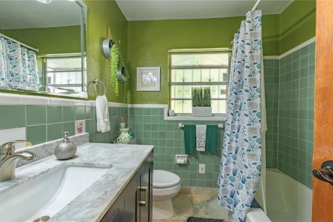 Villa ou maison à vendre à Tampa, Floride: 4 chambres, 193.79 m2 № 2236415 - photo 27