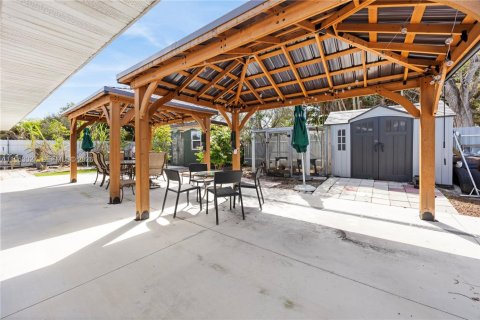 House in Cape Coral, Florida 4 bedrooms, 130.43 sq.m. № 2008500 - photo 26