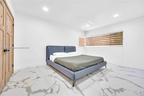 House in Miami Beach, Florida 4 bedrooms, 187.76 sq.m. № 1951725 - photo 7