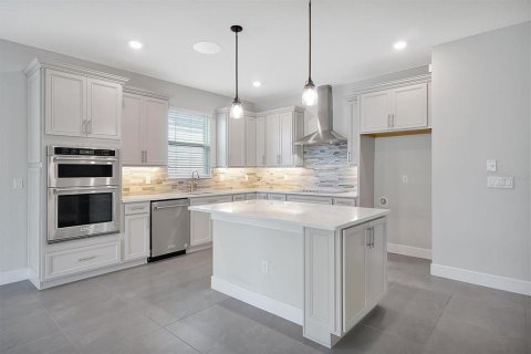 House in PINEWOOD RESERVE in Orlando, Florida 3 bedrooms, 199.18 sq.m. № 1885782 - photo 4