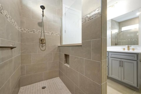 House in PINEWOOD RESERVE in Orlando, Florida 3 bedrooms, 199.18 sq.m. № 1885782 - photo 8
