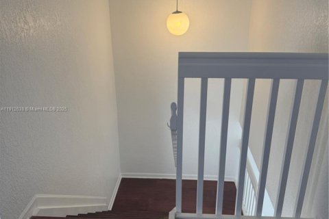 Снять в аренду таунхаус в Пемброк-Пайнс, Флорида 3 спальни, 156.17м2, № 2034219 - фото 10