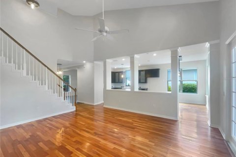 House in Tampa, Florida 4 bedrooms, 284.84 sq.m. № 1336808 - photo 10