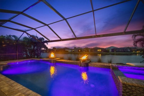 Casa en venta en Bradenton, Florida, 4 dormitorios, 392.98 m2 № 2150835 - foto 2