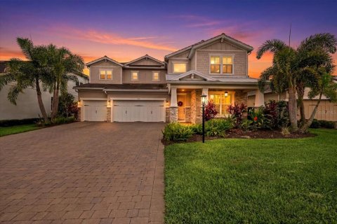 Casa en venta en Bradenton, Florida, 4 dormitorios, 392.98 m2 № 2150835 - foto 1