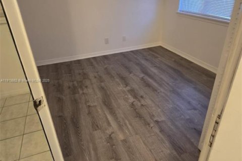 Купить виллу или дом в Мирамар, Флорида 3 спальни, 108.7м2, № 1968523 - фото 7