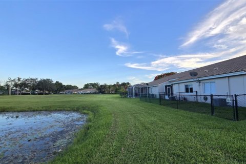 Купить виллу или дом в Мирамар, Флорида 3 спальни, 108.7м2, № 1968523 - фото 20