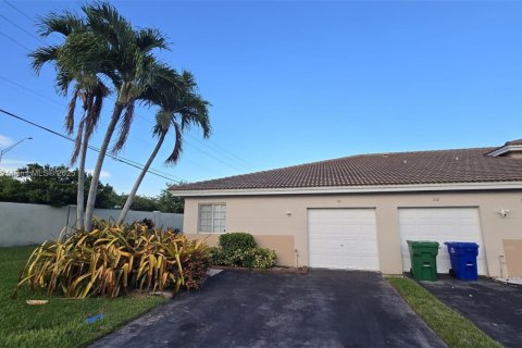 Купить виллу или дом в Мирамар, Флорида 3 спальни, 108.7м2, № 1968523 - фото 1