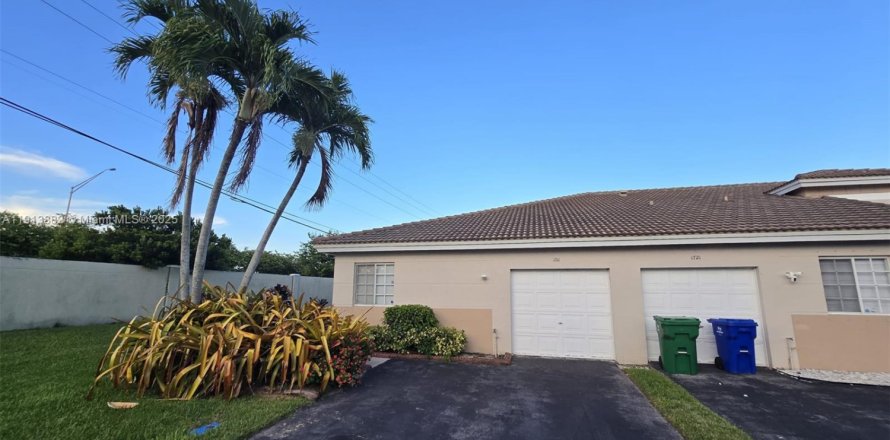 Дом в Мирамар, Флорида 3 спальни, 108.7м2 № 1968523