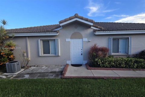 Купить виллу или дом в Мирамар, Флорида 3 спальни, 108.7м2, № 1968523 - фото 22