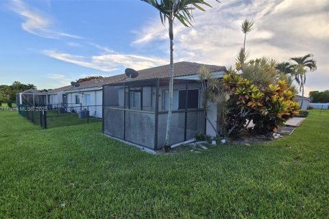 Купить виллу или дом в Мирамар, Флорида 3 спальни, 108.7м2, № 1968523 - фото 18