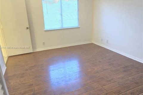 Купить виллу или дом в Мирамар, Флорида 3 спальни, 108.7м2, № 1968523 - фото 14