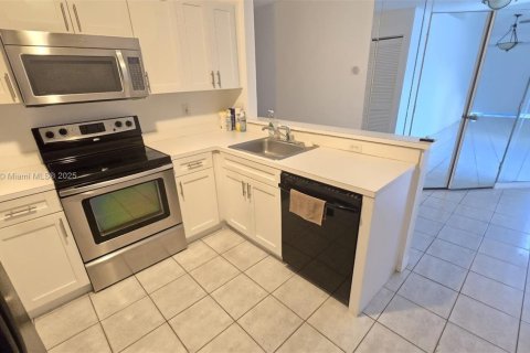 Купить виллу или дом в Мирамар, Флорида 3 спальни, 108.7м2, № 1968523 - фото 5