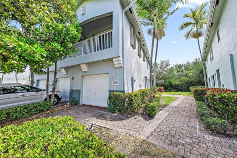 Townhouse in Riviera Beach, Florida 2 bedrooms, 94.95 sq.m. № 1858859 - photo 1