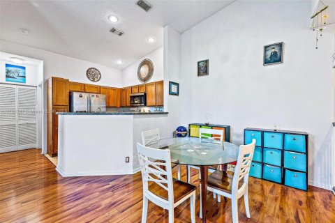 Townhouse in Riviera Beach, Florida 2 bedrooms, 94.95 sq.m. № 1858859 - photo 5