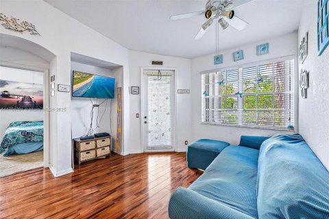 Townhouse in Riviera Beach, Florida 2 bedrooms, 94.95 sq.m. № 1858859 - photo 9