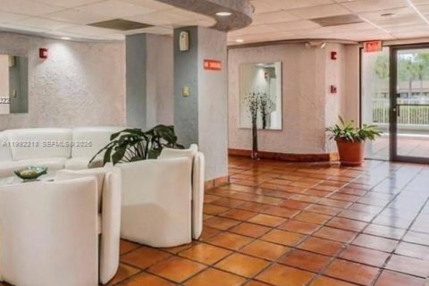 Купить кондоминиум в Майами, Флорида 1 спальня, 65.96м2, № 2089642 - фото 15