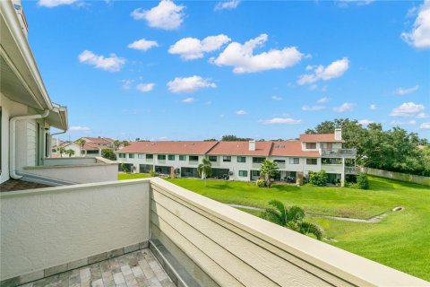 Townhouse in Dunedin, Florida 3 bedrooms, 194.72 sq.m. № 2199387 - photo 22