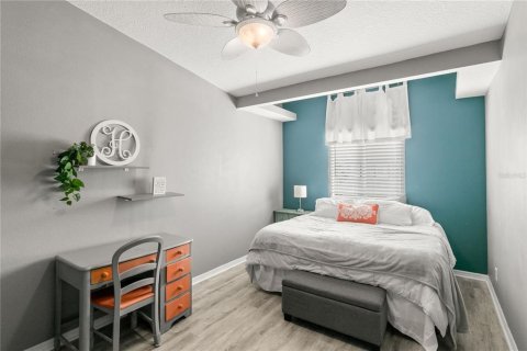 Townhouse in Dunedin, Florida 3 bedrooms, 194.72 sq.m. № 2199387 - photo 16