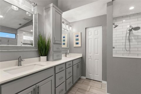Townhouse in Dunedin, Florida 3 bedrooms, 194.72 sq.m. № 2199387 - photo 24