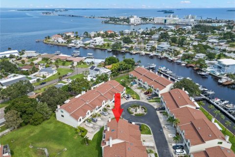 Townhouse in Dunedin, Florida 3 bedrooms, 194.72 sq.m. № 2199387 - photo 28