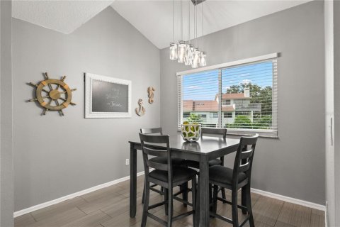 Townhouse in Dunedin, Florida 3 bedrooms, 194.72 sq.m. № 2199387 - photo 14
