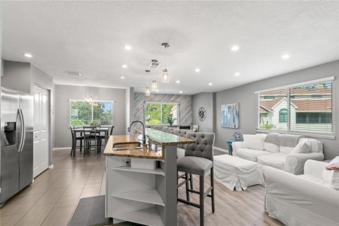 Townhouse in Dunedin, Florida 3 bedrooms, 194.72 sq.m. № 2199387 - photo 7