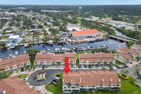 Townhouse in Dunedin, Florida 3 bedrooms, 194.72 sq.m. № 2199387 - photo 30