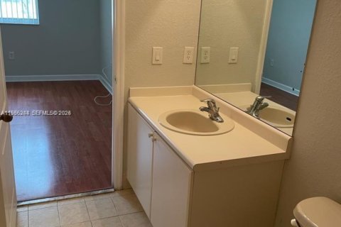 Снять в аренду кондоминиум в Хомстед, Флорида 2 спальни, 86.4м2, № 2047900 - фото 14