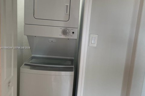 Снять в аренду кондоминиум в Хомстед, Флорида 2 спальни, 86.4м2, № 2047900 - фото 13