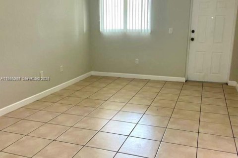 Снять в аренду кондоминиум в Хомстед, Флорида 2 спальни, 86.4м2, № 2047900 - фото 6